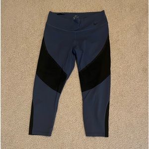 Nike Capri workout leggings